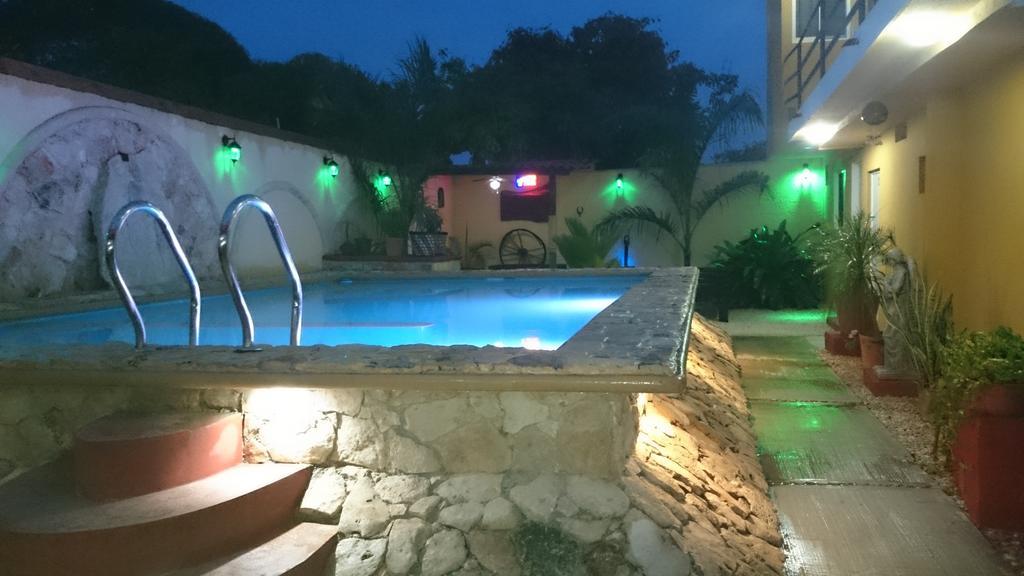 Hotel Posada La Regia Champotón エクステリア 写真